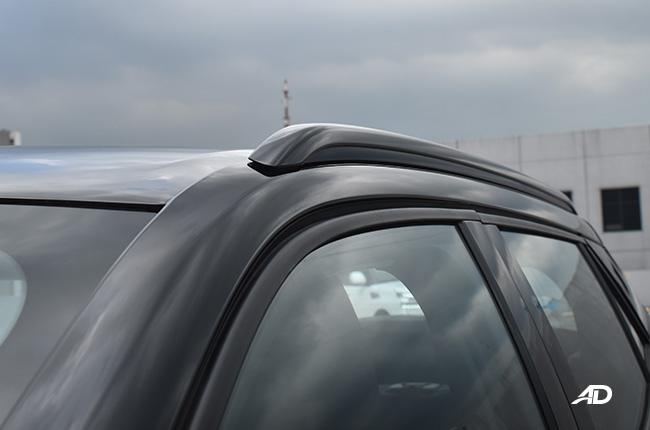 Peugeot 2008 exterior roof rail