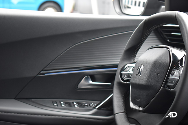 Peugeot 2008 interior door card