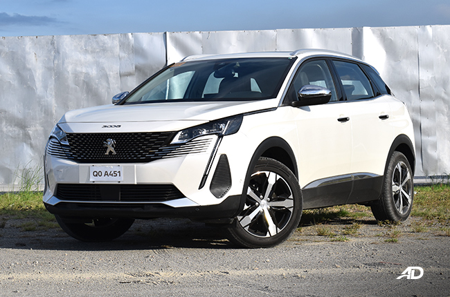 Peugeot 3008 exterior front quarter