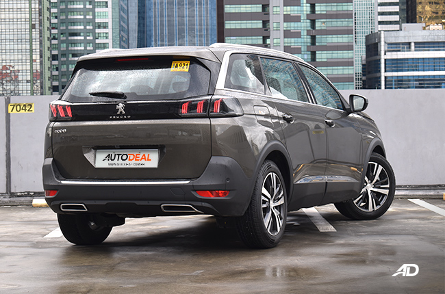 Peugeot 5008 exterior reaar quarter