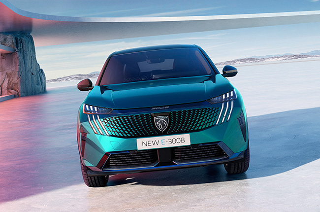 Peugeot e-3008 Front