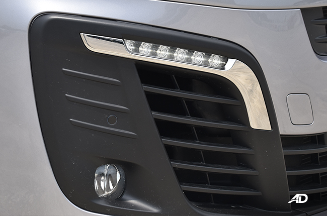 Peugeot Traveller Premium DRL