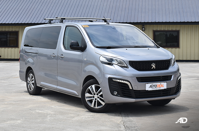 Peugeot Traveller Premium exterior