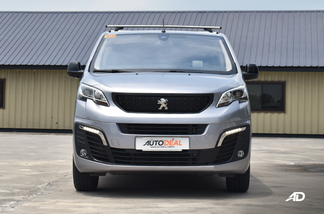Peugeot Traveller Premium  front