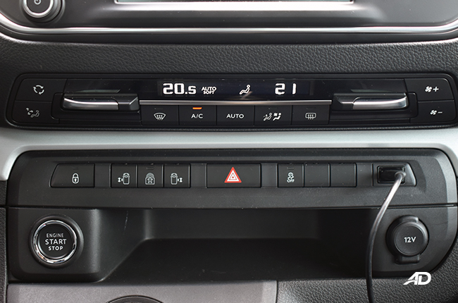 Peugeot Traveller Premium interior air conditioning controls