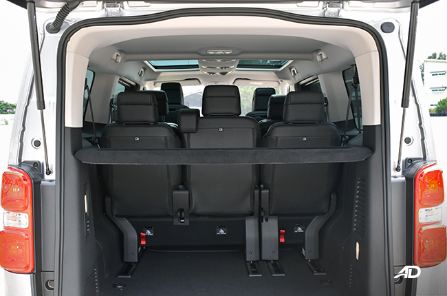 Peugeot Traveller Premium interior cargo