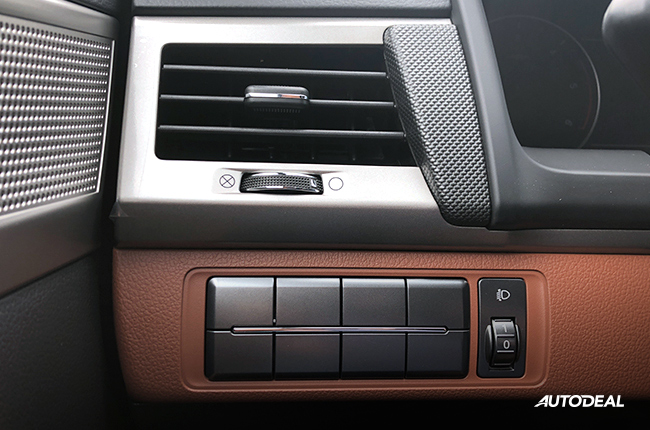 Ssangyong Musso interior 