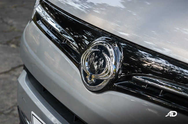 ssangyong tivoli diesel review road test badge exterior