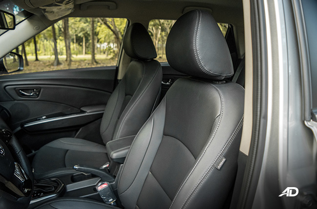ssangyong tivoli diesel review road test leather seats interior