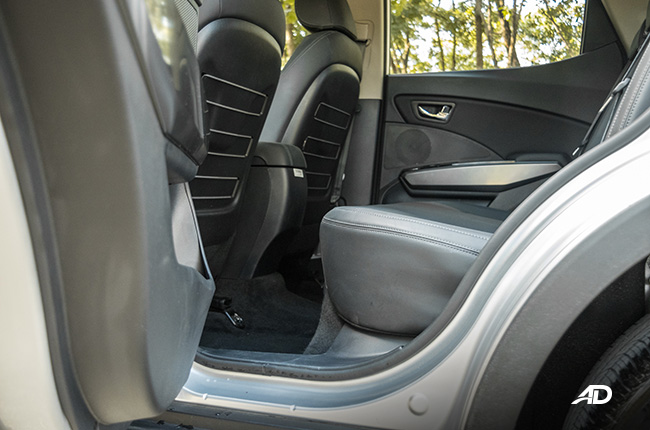 ssangyong tivoli diesel review road test rear legroom interior philippines