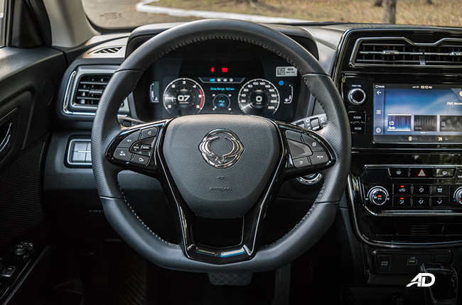 ssangyong tivoli diesel review road test steering wheel interior