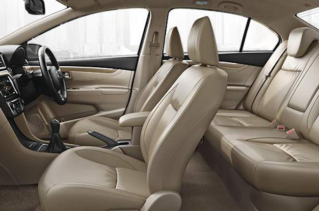 Suzuki Ciaz Beige inteiror