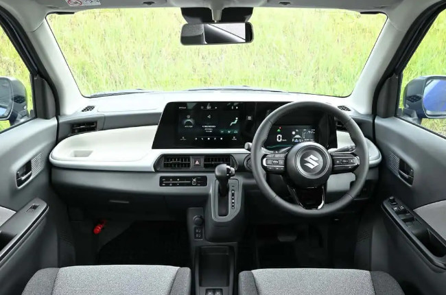 Suzuki e-Sky Interior
