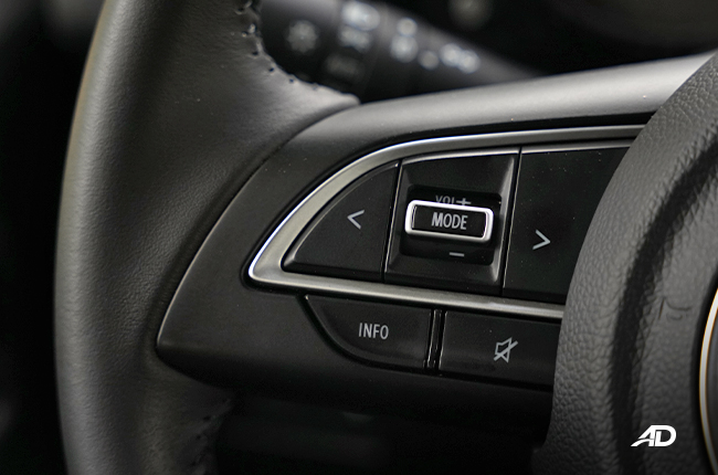 Suzuki Jimny 5-Door Volume Controls