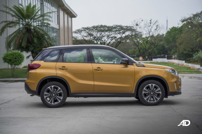 Suzuki Vitara GLX Exterior Side