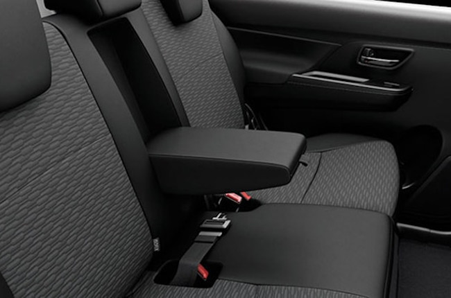 Suzuki XL7 Interior Rear Seats