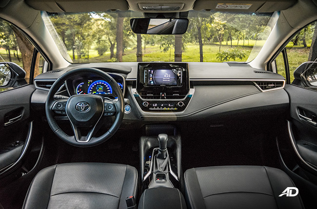 Toyota Corolla Altis HEV interior