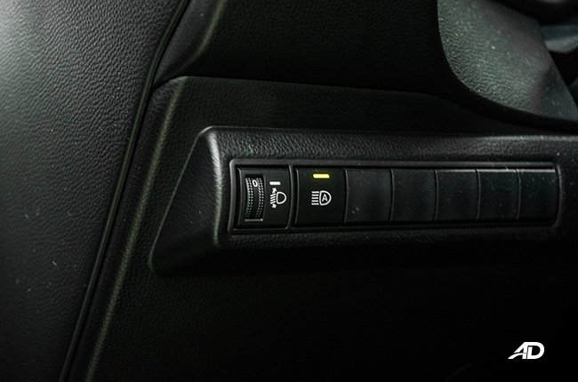 toyota corolla altis hybrid review road test auto high beam interior