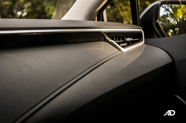 toyota corolla altis hybrid review road test dashboard design interior philippines