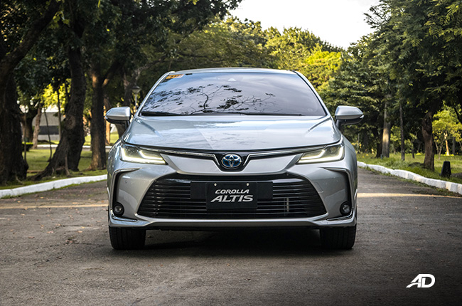 toyota corolla altis hybrid review road test front fascia exterior