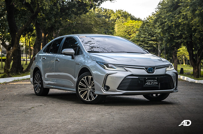 toyota corolla altis hybrid review road test front shot exterior philippines