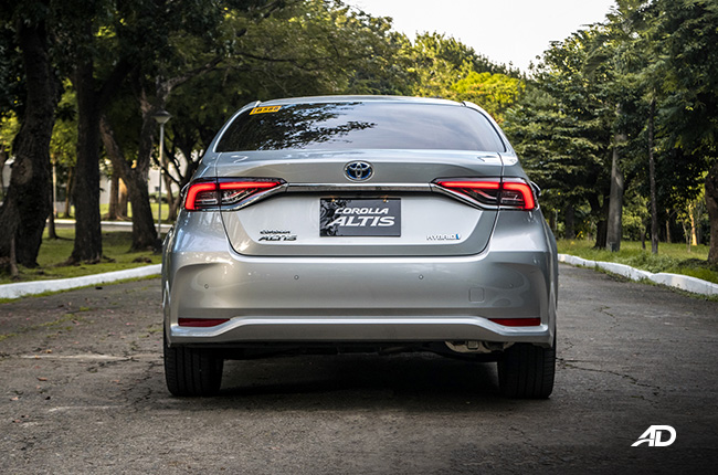 toyota corolla altis hybrid review road test rear fascia exterior