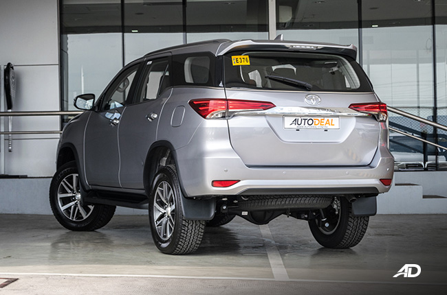 Toyota Fortuner 2.8 V 4x4 Diesel Exterior Rear Quarter