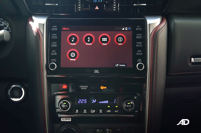 Toyota Fortuner Infotainment 