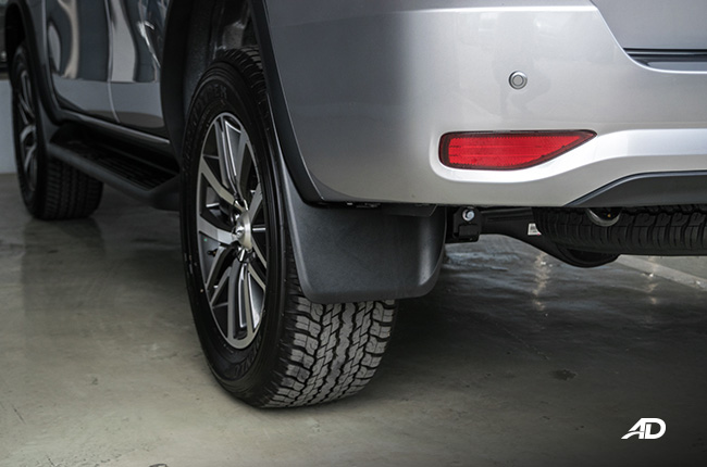 Toyota Fortuner Philippines 4x4 V 2.8L exterior rear mudflap and reflector 