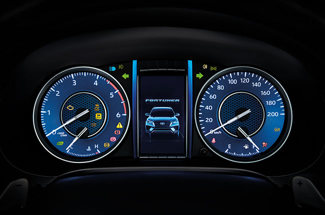 Toyota Fortuner standard gauge cluster