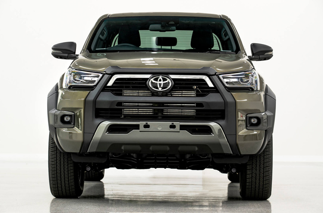 Toyota Hilux Rogue Front