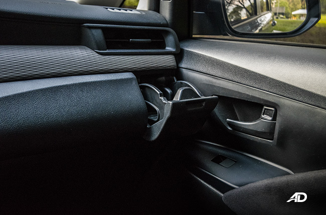 toyota innova e review road test cupholder interior philippines