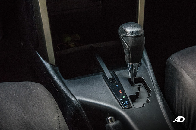 toyota innova e review road test gear lever interior philippines