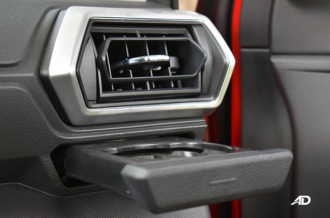 Toyota Raize 1.2 G CVT interior cup holder