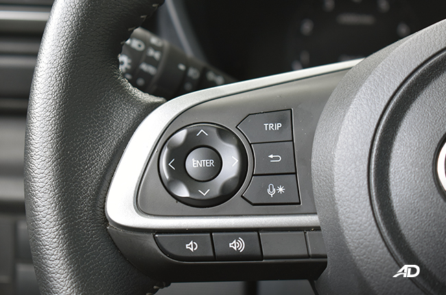 Toyota Raize 1.2 G CVT interior steering wheel controls