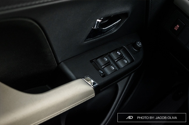 Toyota Rush 1.5 E AT Door Controls