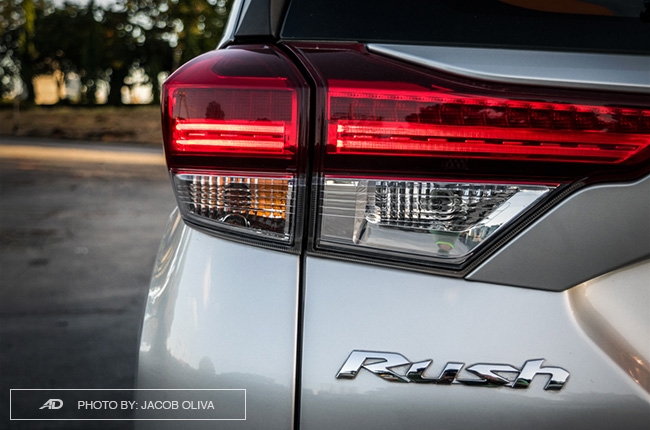 Toyota Rush 1.5 E AT Rear Rush Logo