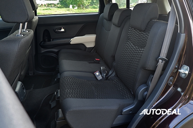 Toyota Rush 1.5 G AT 2nd Row