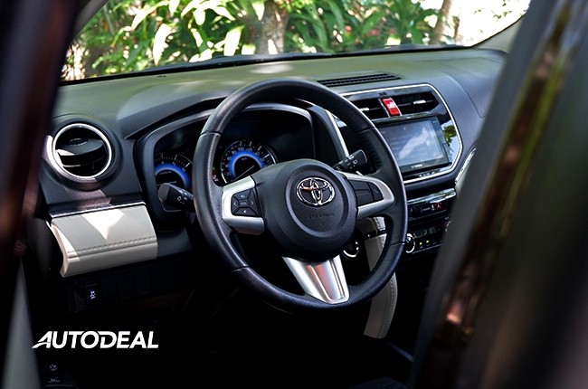 Toyota Rush 1.5 G AT Front Driving Position