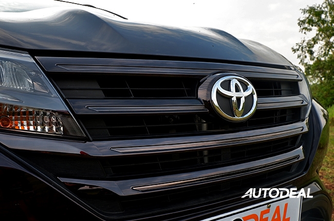 Toyota Rush 1.5 G AT Front Grille