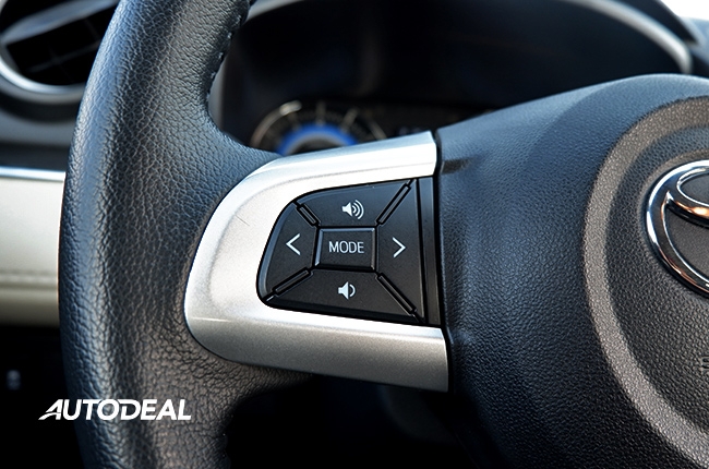 Toyota Rush 1.5 G AT Steering Wheel Mounted Controls