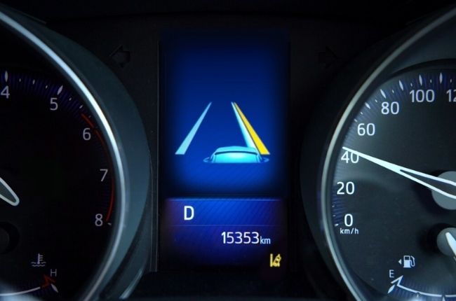 Toyota Safety Sense Lane Departure Alert LDA