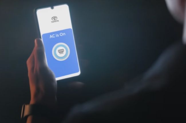 Toyota Urban Cruiser Hyryder smartphone air conditioning controls