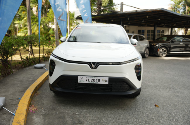 VinFast MPV 7 Front