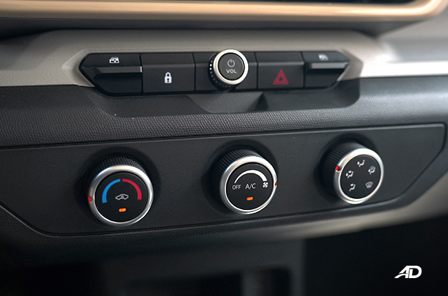 VinFast VF3 Physical Knobs