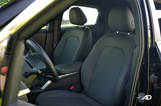 VinFast VF6 Plus Front Seats