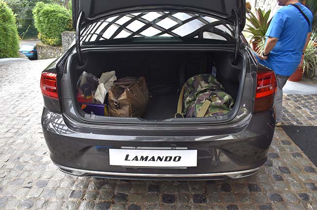 volkswagen lamando trunk