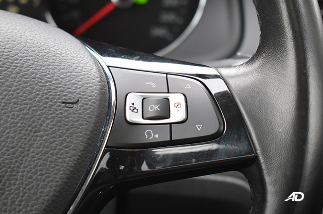 Volkswagen Lavida Club Edition interior call controls