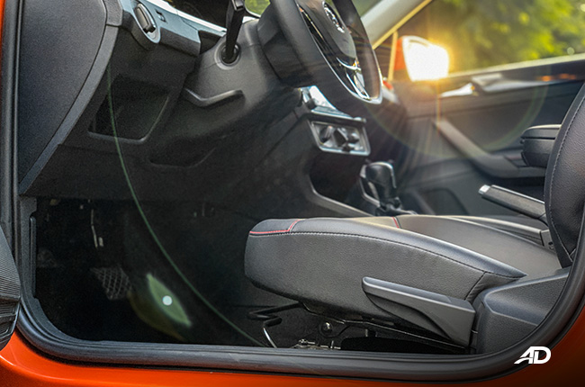 volkswagen santana gts wagon road test review front cabin legroom interior