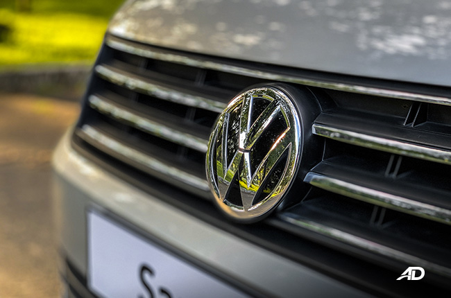 volkswagen santana road test exterior badge